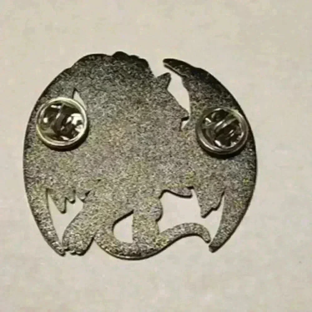 Yu-Gi-Oh! Blue Eyes White Dragon Enamel Pin - Picture 5 of 5